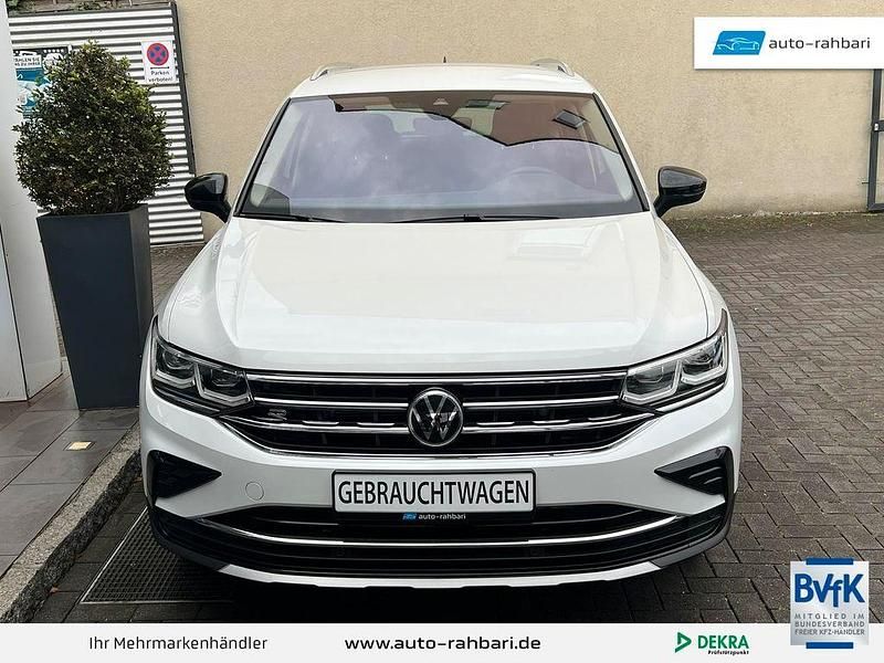Gebraucht VW Tiguan Elegance 150 PS (110 kW) 2021 Oryxweiß perlmutteffekt SUV