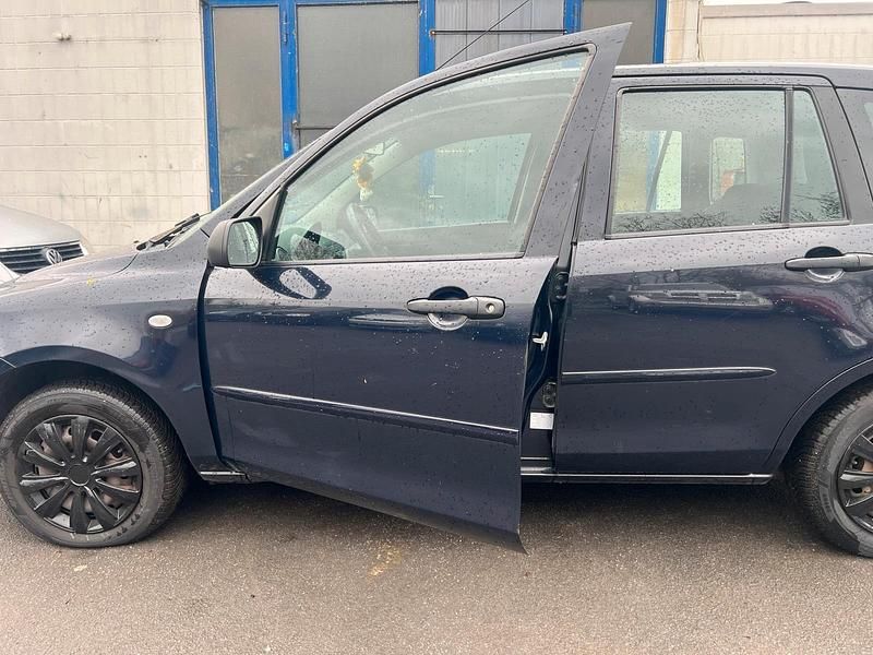 Gebraucht Mazda 2 75 PS (55 kW) 2006 Blau Kleinwagen