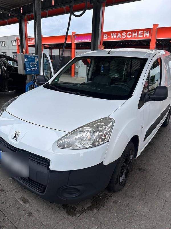 Weiß Gebraucht 2013 Peugeot Partner Van / Kleinbus | 4.150 € (Fairer Preis) - Bild 1/4
