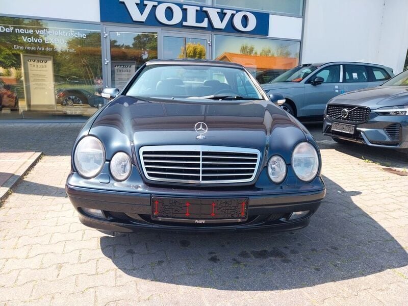 Schwarz Gebraucht 2000 Mercedes CLK320 Avantgarde Cabrio | 6.900 € (Etwas zu teuer) - Bild 1/4