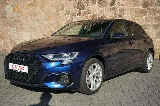 Gebraucht Audi A3 Comfort 116 PS (85 kW) 2022 Andere Limousine