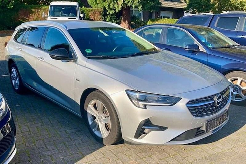 Gebraucht Opel Insignia Elegance 122 PS (89 kW) 2021 Argon silber/ice silver (m2) Kombi