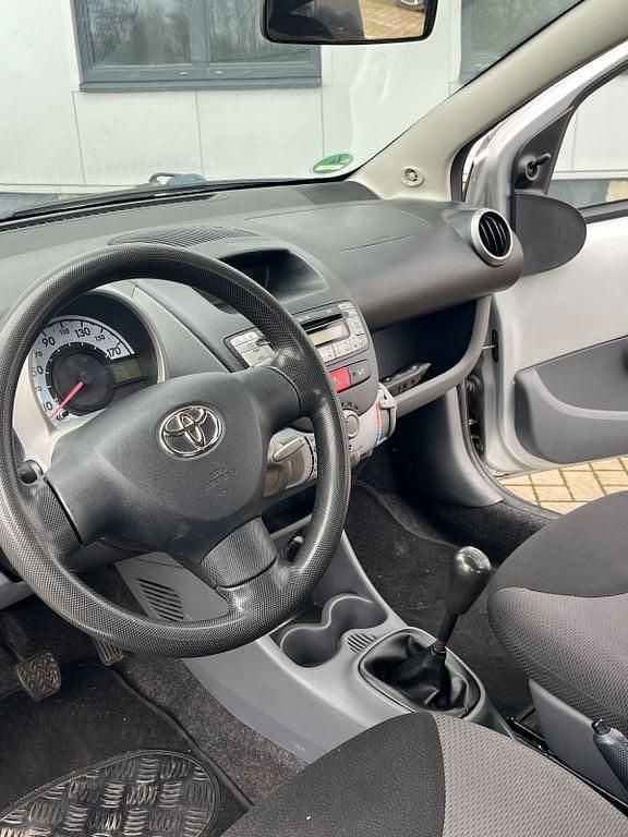 Gebraucht Toyota Aygo 68 PS (50 kW) 2007 Grau Kleinwagen