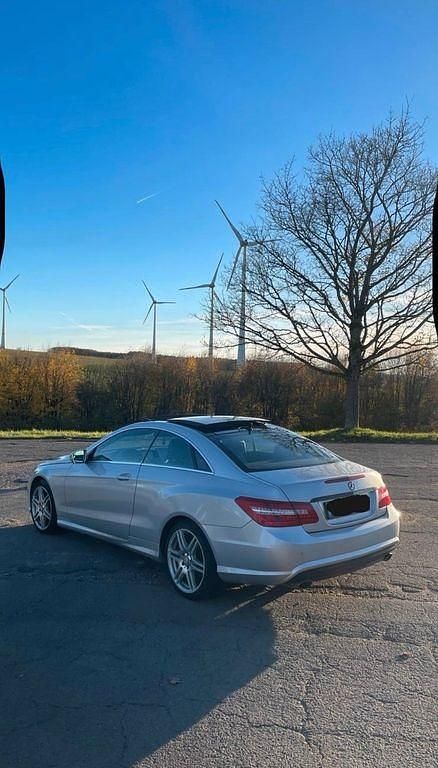 Gebraucht Mercedes E350 AMG line 231 PS (169 kW) 2009 Silber Coupé