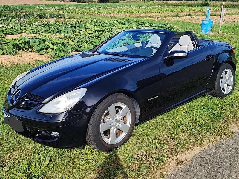 Schwarz Gebraucht 2005 Mercedes SLK200 Cabrio | 9.999 € (Fairer Preis) - Bild 1/4