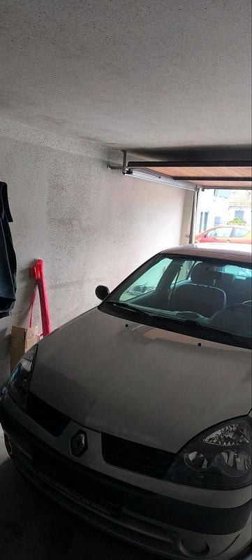 Gebraucht Renault Clio II 75 PS (55 kW) 2004 Silber Kleinwagen