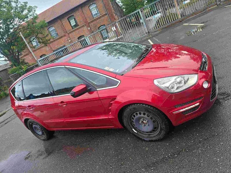 Gebraucht Ford S-MAX Titanium S 163 PS (119 kW) 2014 Rot Van / Kleinbus