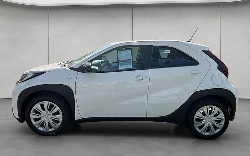 Neu Toyota Aygo X Business Edition 72 PS (52 kW) 2025 Weiß SUV
