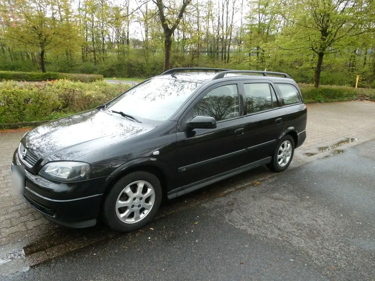 Gebraucht Opel Astra Njoy 84 PS (61 kW) 2004 Schwarz Limousine