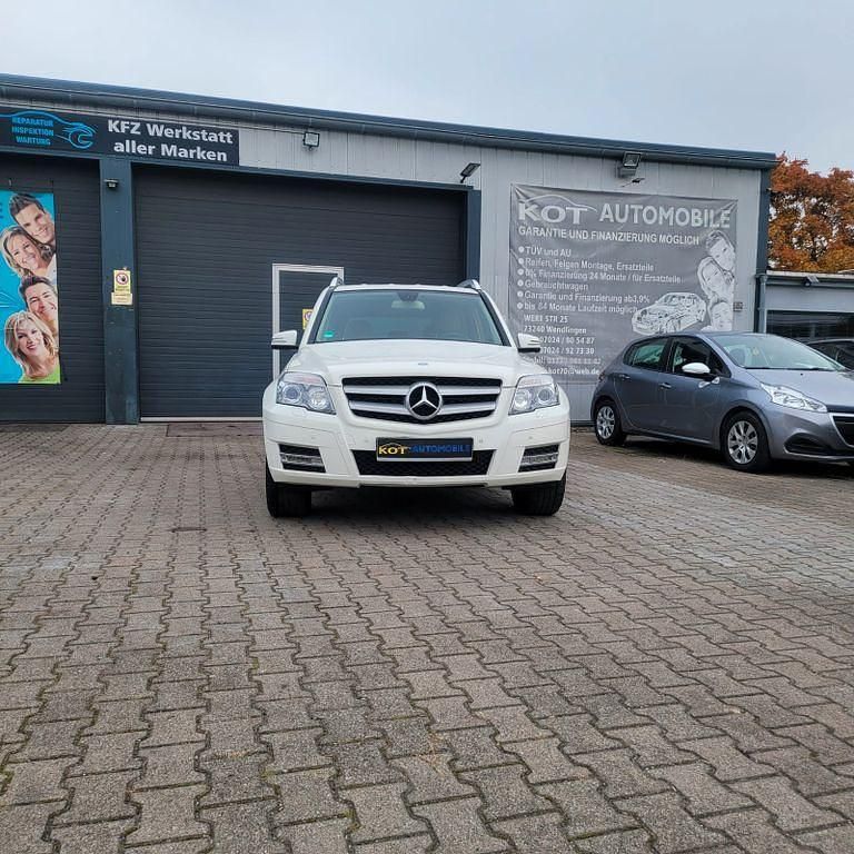 Weiß Gebraucht 2010 Mercedes GLK220 SUV | 9.999 € (Guter Preis) - Bild 1/4