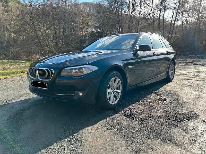 Gebraucht BMW 520 184 PS (135 kW) 2011 Schwarz Kombi