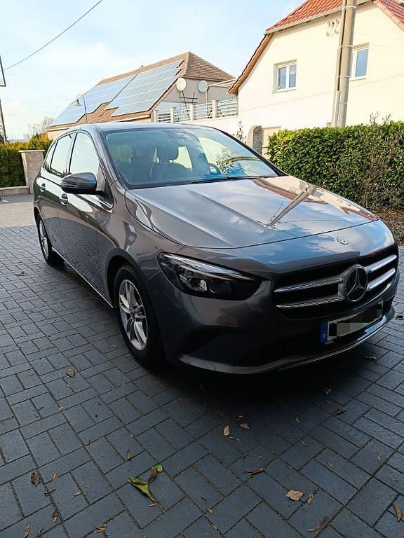 Gebraucht Mercedes B180 136 PS (100 kW) 2019 Grau Van / Kleinbus