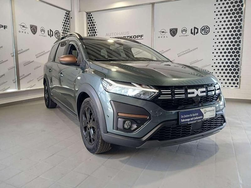 Gebraucht Dacia Jogger 101 PS (74 kW) 2023 Grün Van / Kleinbus