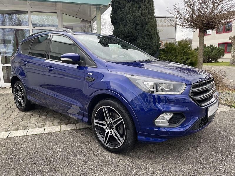 Gebraucht Ford Kuga ST-Line 182 PS (133 kW) 2017 Deep impact blue (metallic) SUV