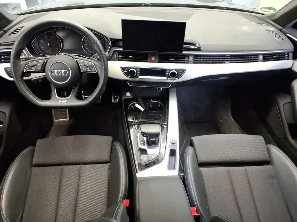 Second-hand Audi A4 S-Line 204 CP (150 kW) 2023 Gri Break