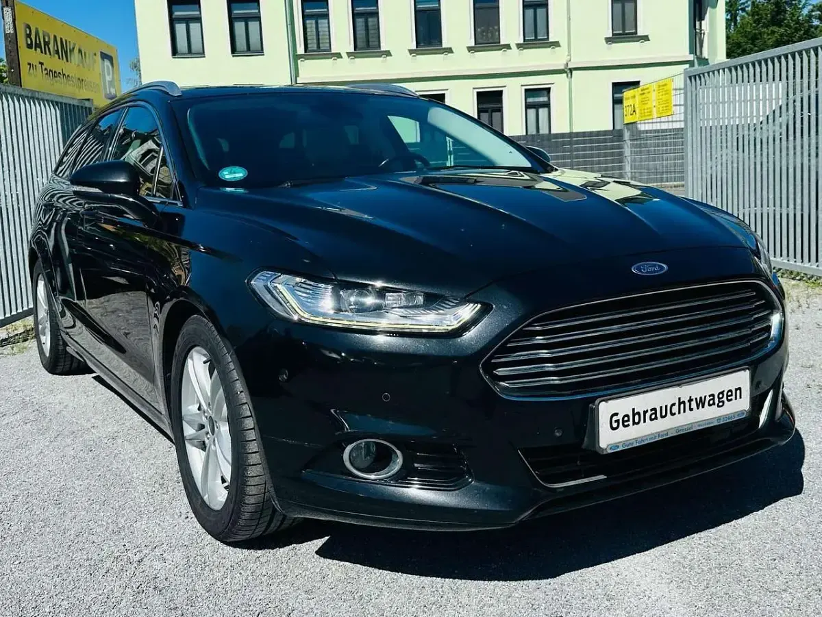 Gebraucht Ford Mondeo Titanium 179 PS (131 kW) 2015 Schwarz Kombi