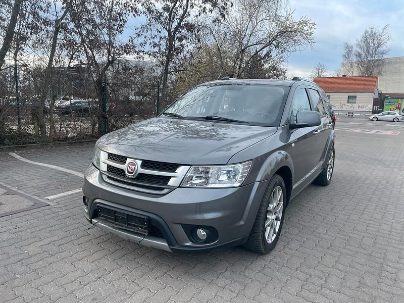 Gebraucht Fiat Freemont 170 PS (125 kW) 2013 Grau SUV