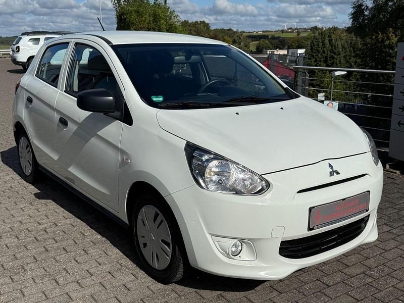 Weiß Gebraucht 2015 Mitsubishi Space Star Diamant Edition Kleinwagen | 6.250 € (Teuer) - Bild 1/4