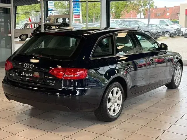 Gebraucht Audi A4 Ambiente 143 PS (105 kW) 2008 Tiefseeblau perleffekt Kombi