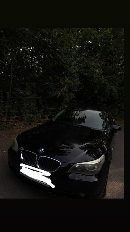 Schwarz Gebraucht 2006 BMW 520 Limousine | 3.200 € (Superpreis) - Bild 1/4