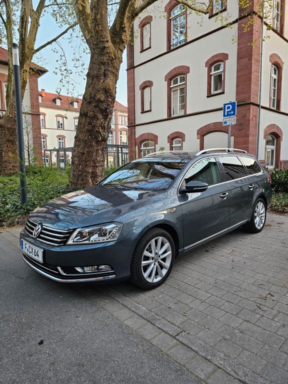 Grau Gebraucht 2013 VW Passat Exclusive Kombi | 10.000 € (Fairer Preis) - Bild 1/4