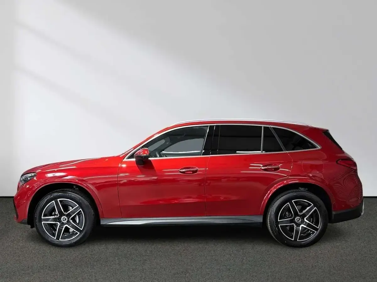 Gebraucht Mercedes GLC300 AMG 204 PS (150 kW) 2023 Manufaktur lack manufaktur hya SUV