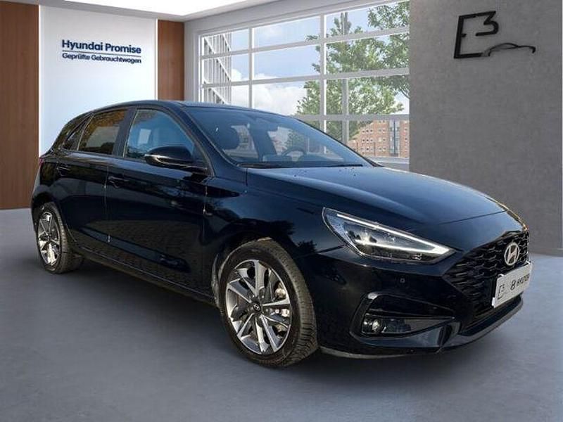 Gebraucht Hyundai i30 Advantage 140 PS (102 kW) 2024 Abyss black / mic Limousine