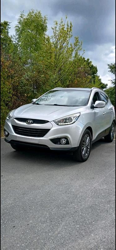 Grau Gebraucht 2015 Hyundai ix35 Edition SUV | 9.500 € - Bild 1/4