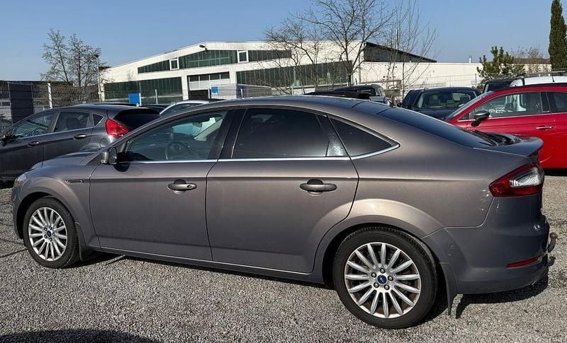 Gebraucht Ford Mondeo Ambiente 116 PS (85 kW) 2014 Braun Limousine