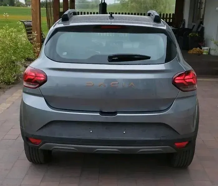 Gebraucht Dacia Sandero Stepway 92 PS (67 kW) 2024 Grau Kleinwagen