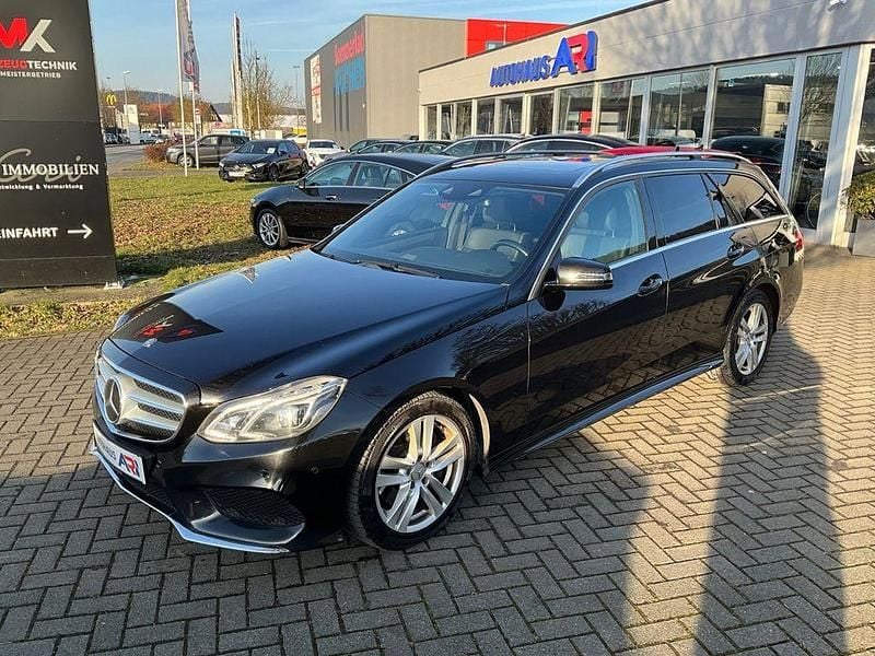Schwarz Gebraucht 2014 Mercedes E350 AMG line Kombi | 11.800 € (Guter Preis) - Bild 1/4