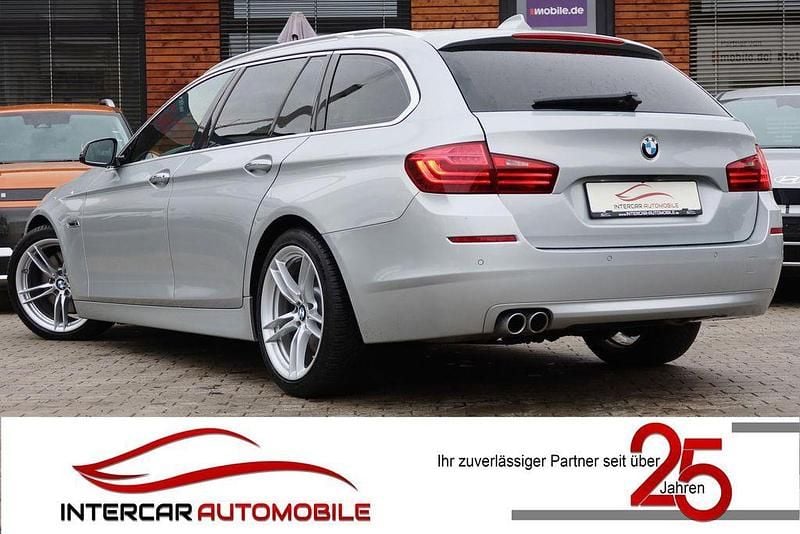 Gebraucht BMW 530 Performance 258 PS (189 kW) 2016 Glaciersilber metallic Kombi