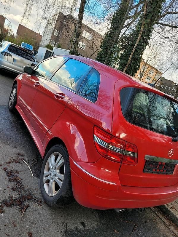Usata Mercedes B150 95 CV (69 kW) 2006 Rosso Monovolume