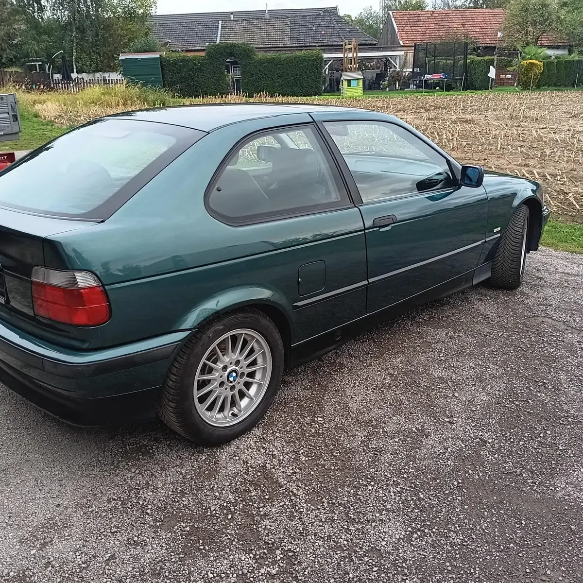 Gebraucht BMW 316 102 PS (75 kW) 1998 Grün