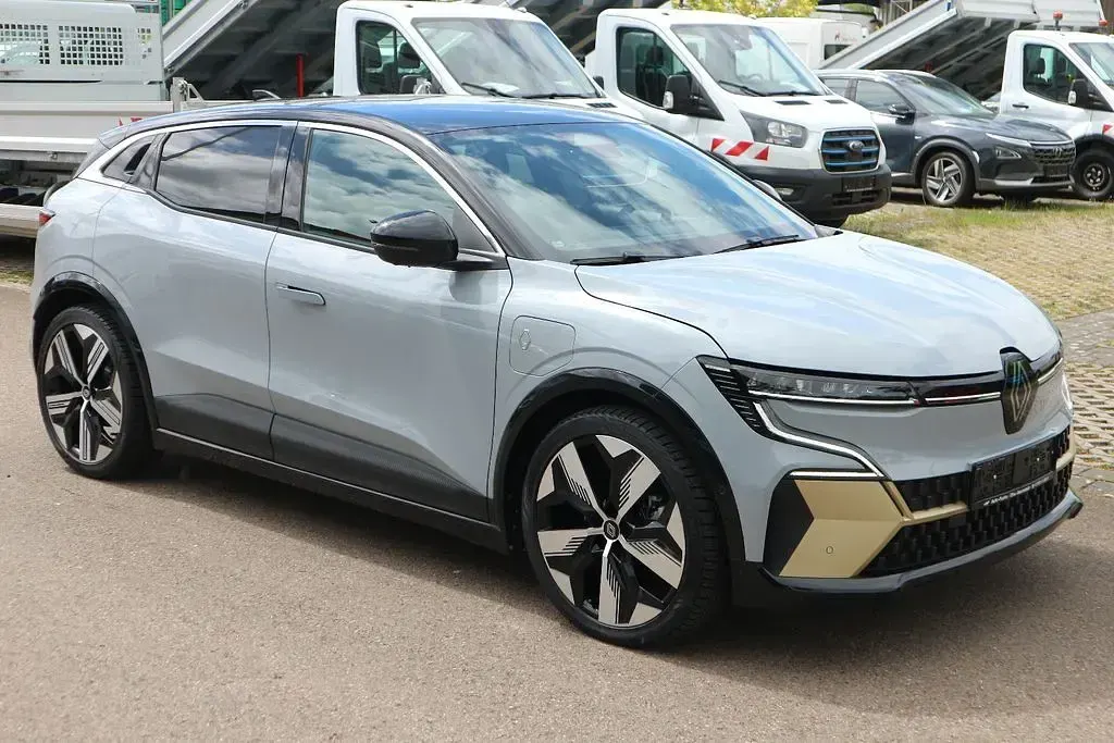 Gebraucht Renault Megane E-Tech Iconic 160 kW (218 PS) 2024 Grau Limousine