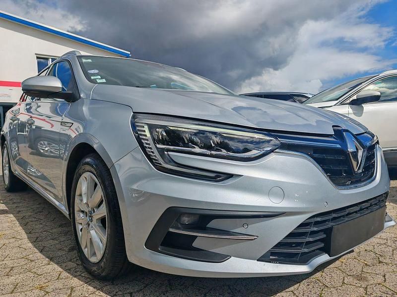 Używany Renault Megane E-Tech 158 KM (116 kW) 2021 Szary Sedan/Limuzyna
