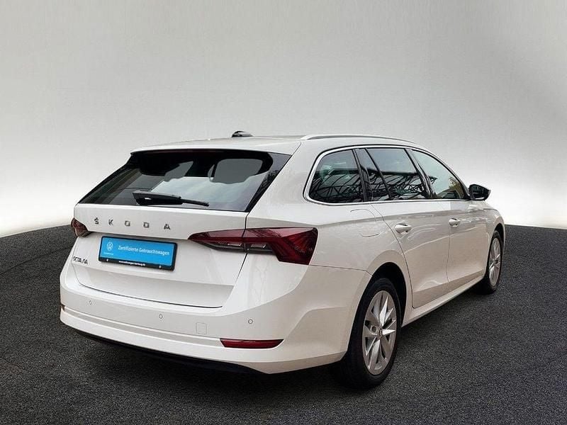 Gebraucht Skoda Octavia Style 116 PS (85 kW) 2023 9p candyweiss Kombi