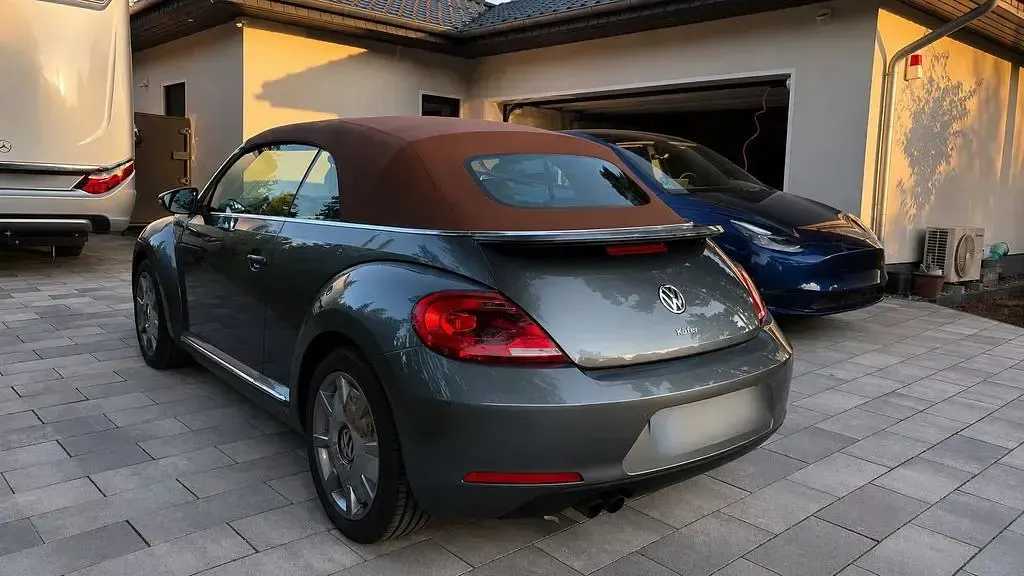 Gebraucht VW Beetle Cabriolet Karmann 150 PS (110 kW) 2015 Platinum grey metallic Cabrio