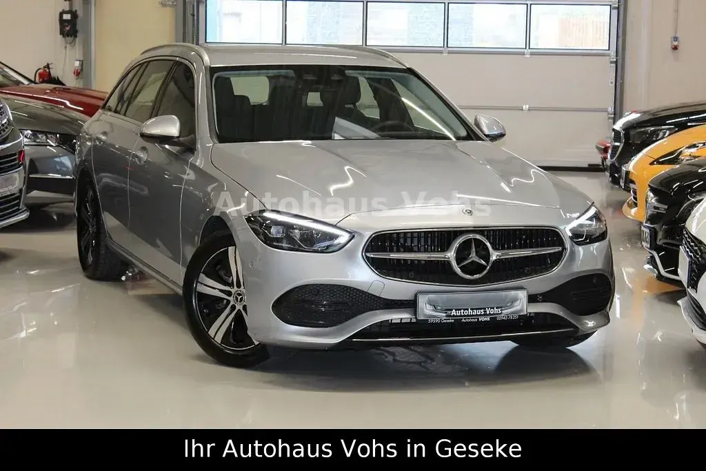 Gebraucht Mercedes C200 204 PS (150 kW) 2023 Silber Limousine