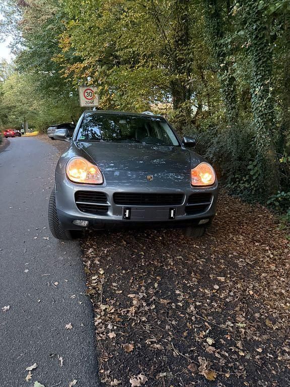 Grau Gebraucht 2005 Porsche Cayenne SUV | 4.000 € (Superpreis) - Bild 1/4