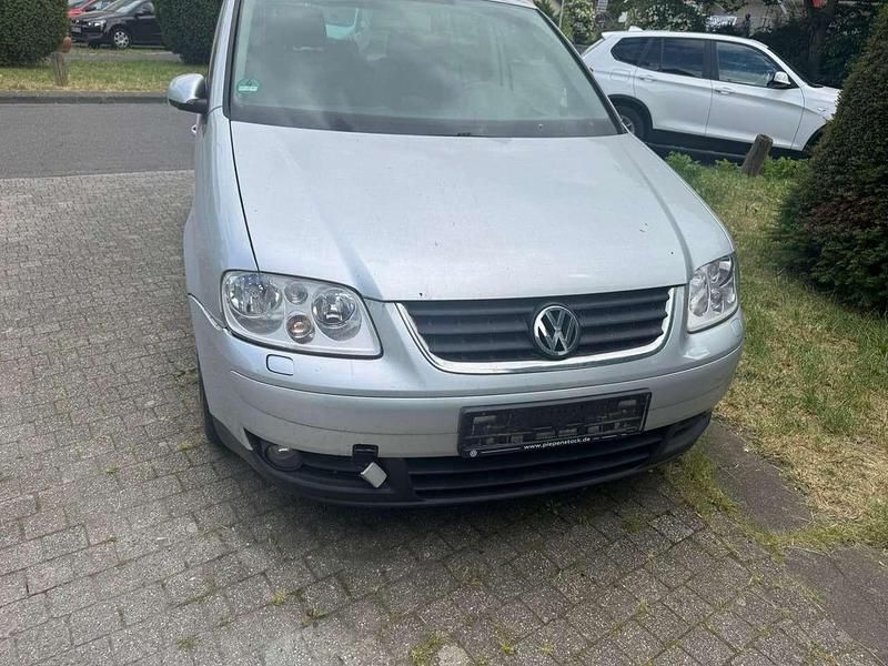 Grau Gebraucht 2005 VW Touran Highline Van / Kleinbus | 2.499 € (Fairer Preis) - Bild 1/4