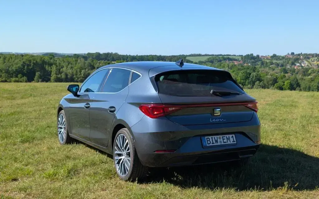 Gebraucht Seat Leon XCELLENCE 150 PS (110 kW) 2020 Grau Limousine