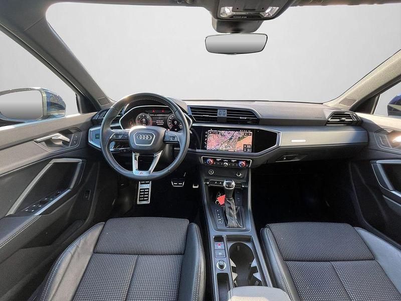 Gebraucht Audi Q3 Advanced 150 PS (110 kW) 2023 Navarrablau metallic (metallic) SUV