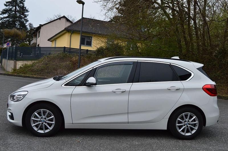 Gebraucht BMW 218 Basis 136 PS (100 kW) 2015 Weiß Kombi