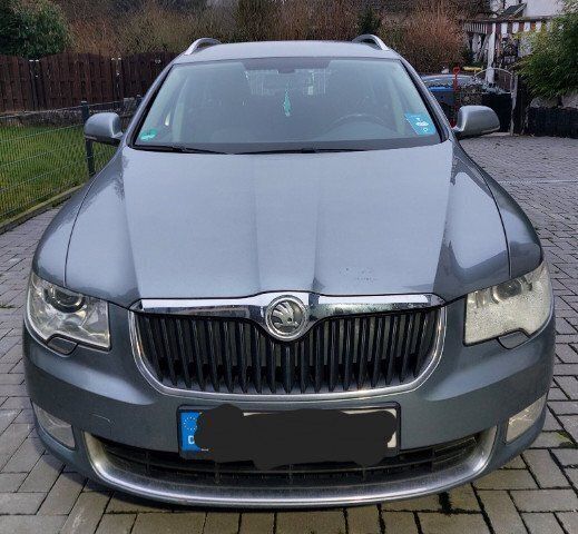 Gebraucht Skoda Superb 160 PS (117 kW) 2013 Silber Kombi