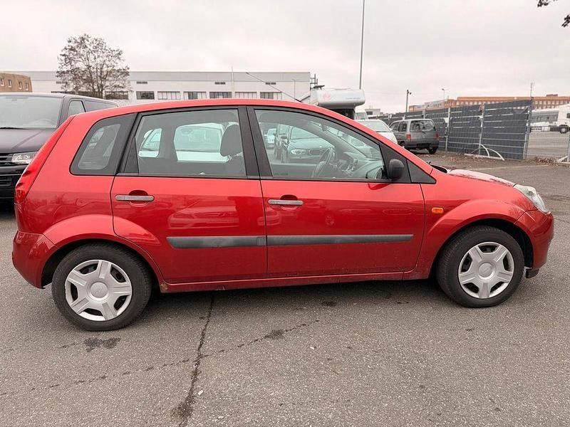 Gebraucht Ford Fiesta Trend 80 PS (58 kW) 2006 Rot Kleinwagen