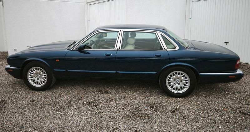 Gebraucht Jaguar XJ 237 PS (174 kW) 2001 Blau Limousine
