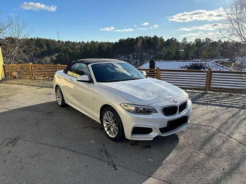 Weiß Gebraucht 2016 BMW 218 Cabrio | 17.990 € (Fairer Preis) - Bild 1/4