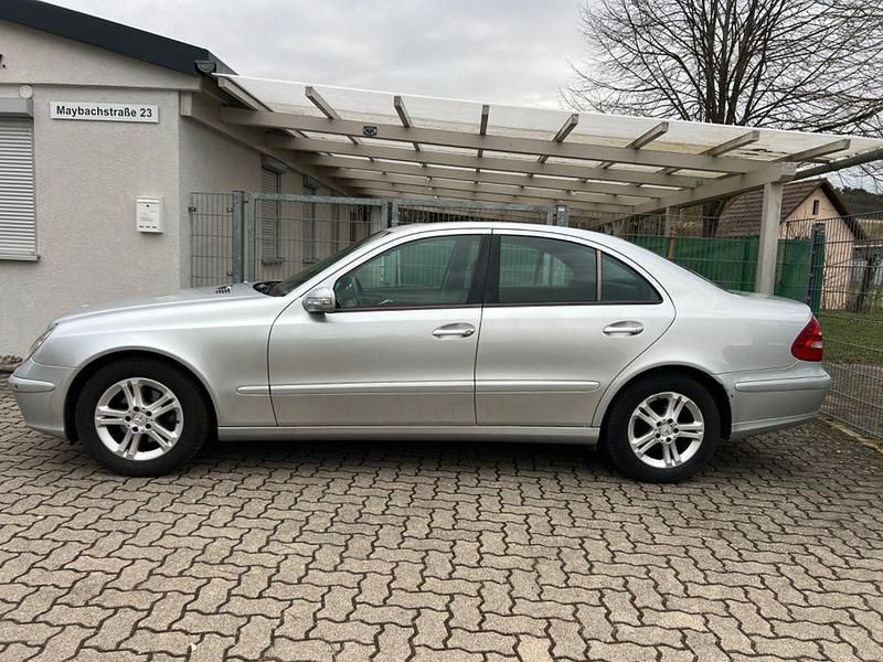 Second-hand Mercedes E220 150 CP (110 kW) 2006 Argintiu Berlinǎ