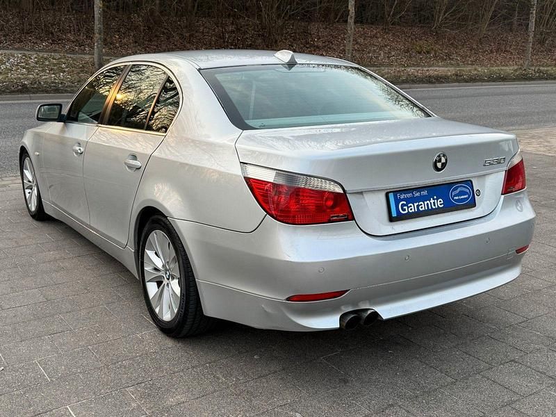 Gebraucht BMW 530 231 PS (169 kW) 2003 Silber Limousine